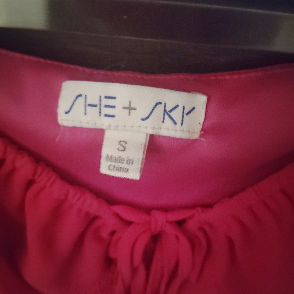 SHE & SKY Positano Pretty Smocked Top - Size Small - Picture 6 of 10
